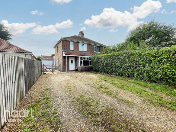 3 bed property, in Lynn Road, £160,000