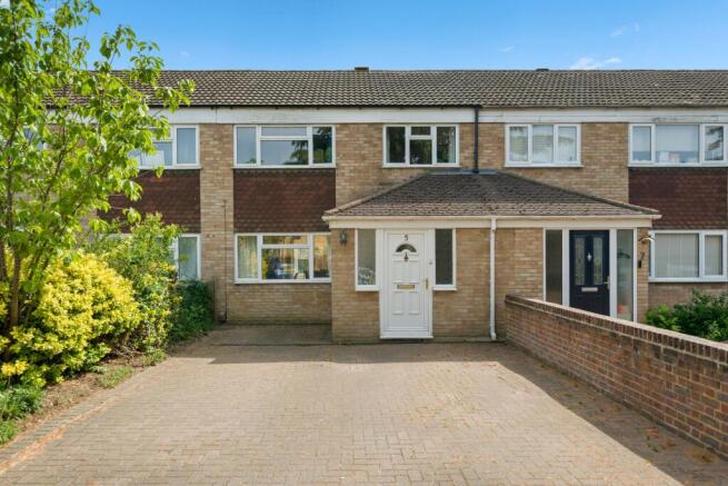 3 bed property, in Bennett Close, £475,000