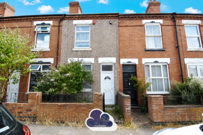 2 bed property, in Marlborough Road, £160,000