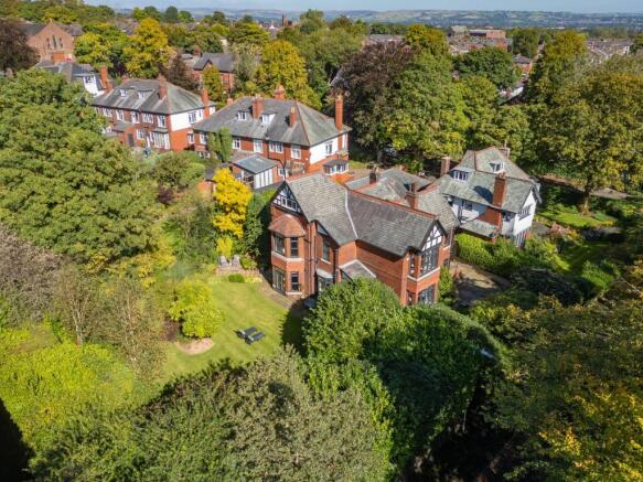 5 bed property, in Carlton Road, £1,100,000