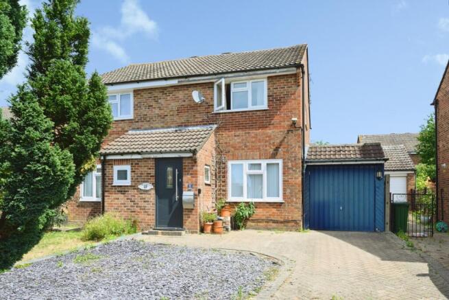 2 bed property, in Boleyn Walk, £375,000