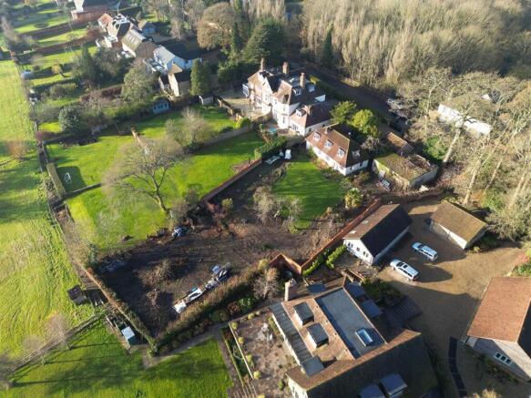 4 bed property, in Village Road, £1,375,000