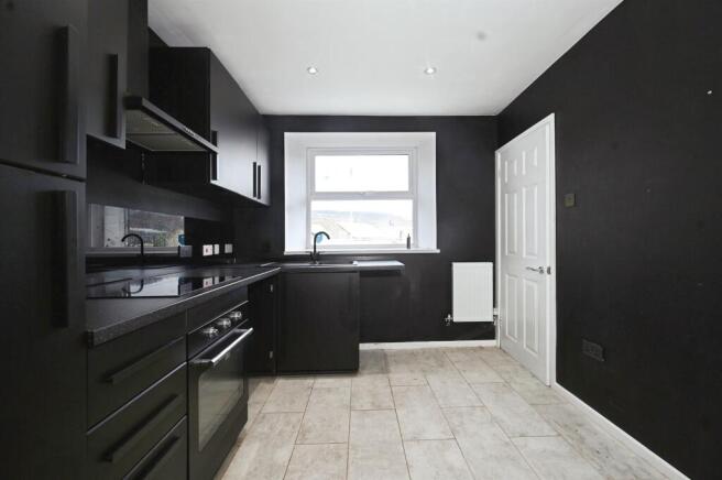 3 bed property, in Highfield, £140,000