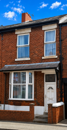 3 bed property, in 45 Lumn Road, £125,000