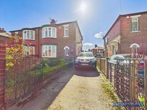 3 bed property, in Croft Avenue, £220,000