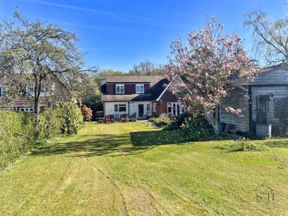 4 bed property, in Hornash Lane, £750,000