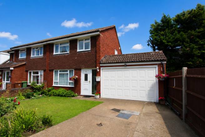 3 bed property, in Willoughby Avenue, £550,000