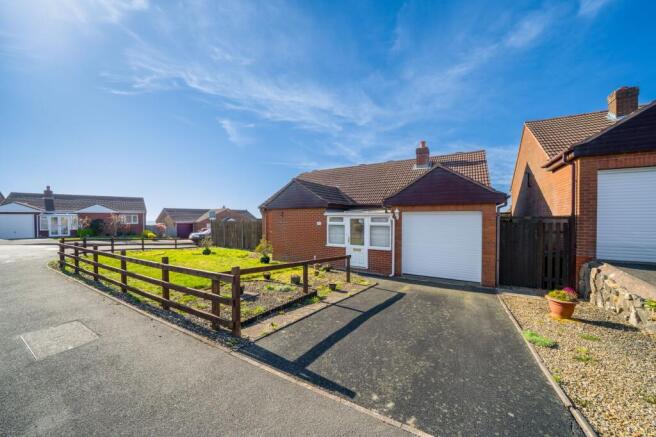 2 bed property, in Titterstone Close, £250,000