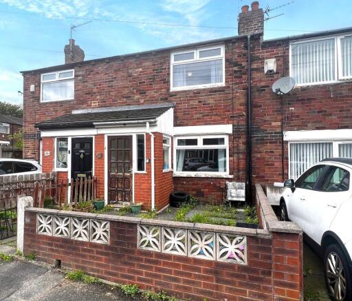 2 bed property, in 44 Yewtree Avenue, £40,000