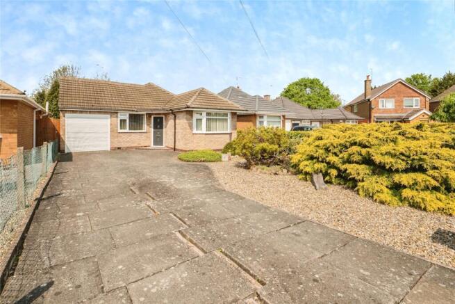 2 bed property, in Thirlmere Road, £325,000