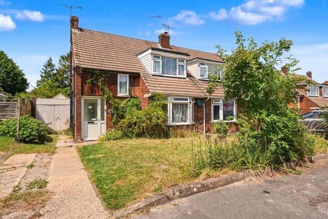 4 bed property, in Mill View Road, £575,000