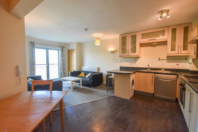 2 bed property, in Raleigh Street, £125,000
