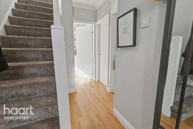 3 bed property, in Oakhill Road, £260,000