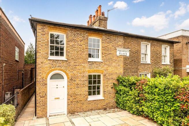 3 bed property, in High Street, £899,999