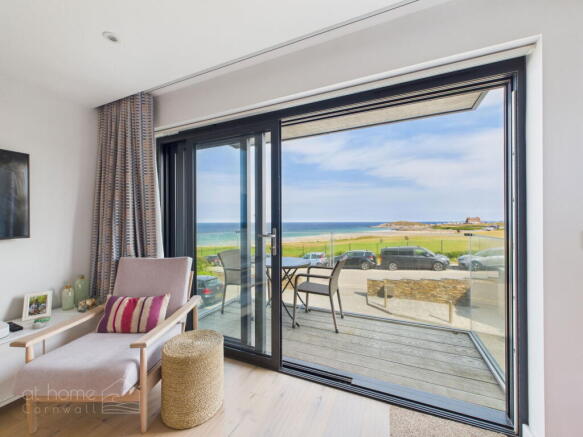 2 bed property, in Esplanade Road, £575,000