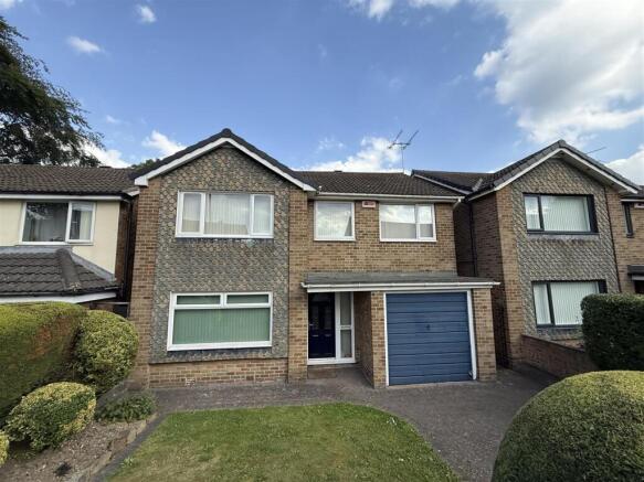 4 bed property, in Station Road, £299,950