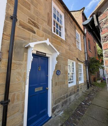 2 bed property, in Storm Cottage, £345,000