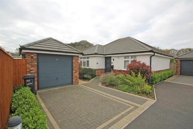 2 bed property, in Solent Road, £475,000