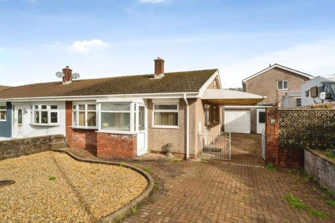 2 bed property, in Heol Nant Bran, £180,000