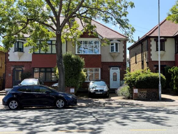 3 bed property, in Station Approach Road, £375,000