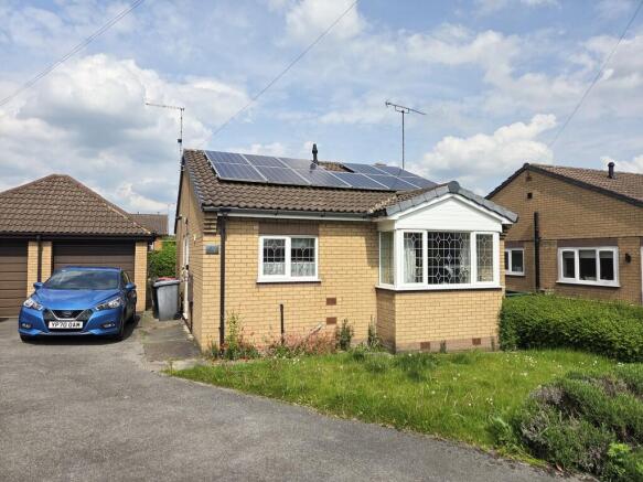 2 bed property, in Caraway Grove, £190,000