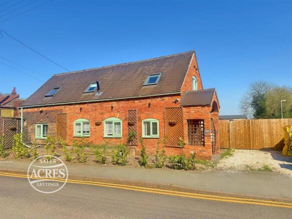 3 bed property, in Drayton Lane, £270,000