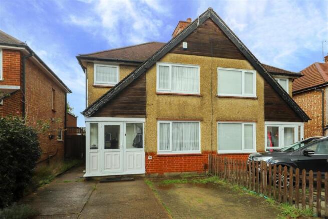 3 bed property, in Harvey Road, £515,000