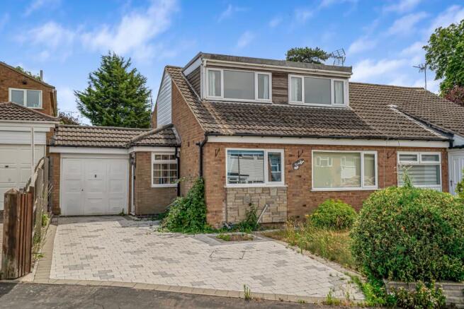 3 bed property, in Lovelace Way, £250,000