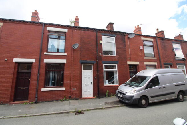 2 bed property, in 13 Knowsley Street, £80,000