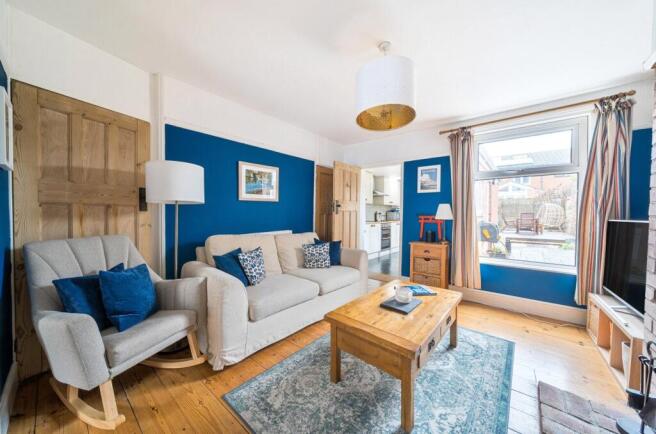 2 bed property, in Topsham, £400,000