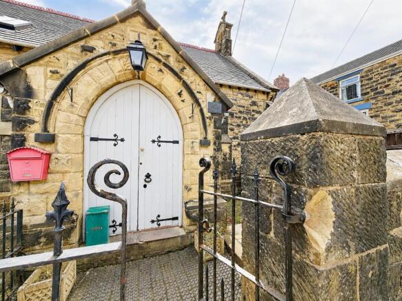 4 bed property, in Church Road, £375,000