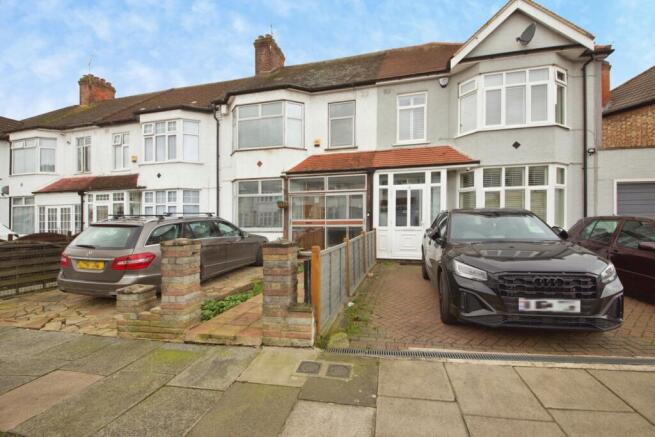 3 bed property, in Ulster Gardens, £550,000