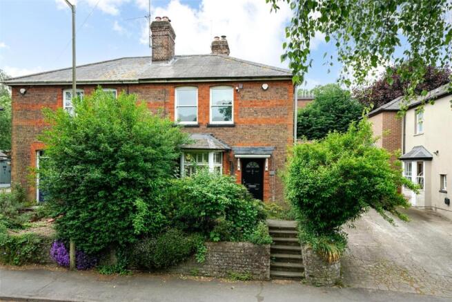 4 bed property, in Station Road, £995,995