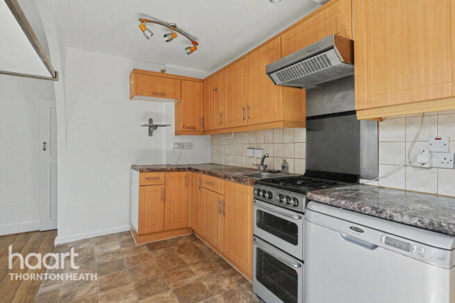2 bed property, in Winterbourne Road, £400,000