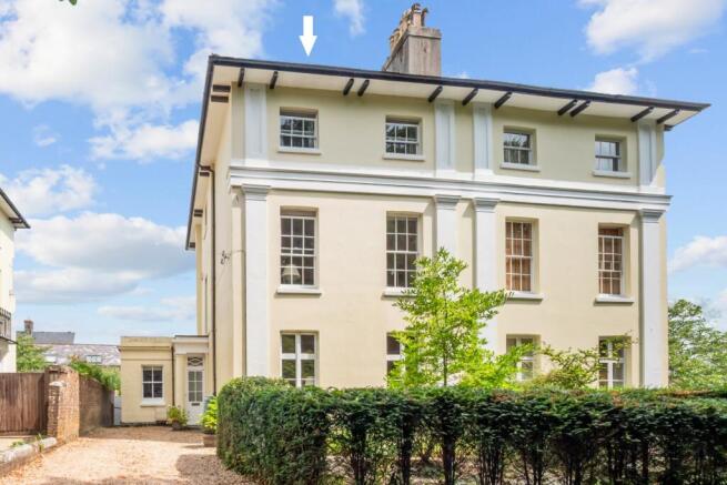 6 bed property, in Dorchester, £850,000