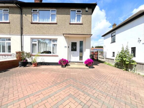 3 bed property, in Poynings Avenue, £465,995