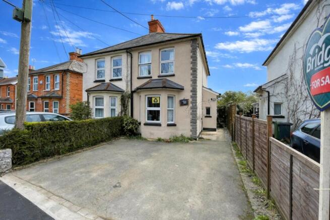 3 bed property, in Ash Green Road, £400,000