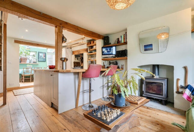 3 bed property, in Spillmans Road, £450,000