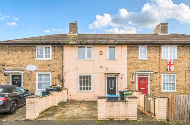 2 bed property, in Montacute Road, £399,995