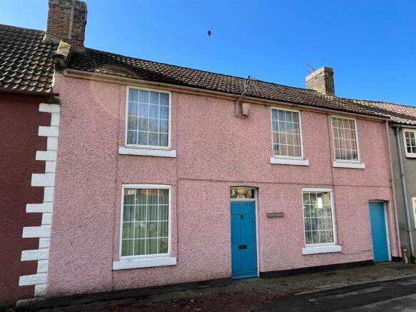 3 bed property, in 25 The Green, £211,500