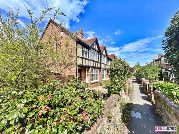 4 bed property, in Majorfield Road, £725,000