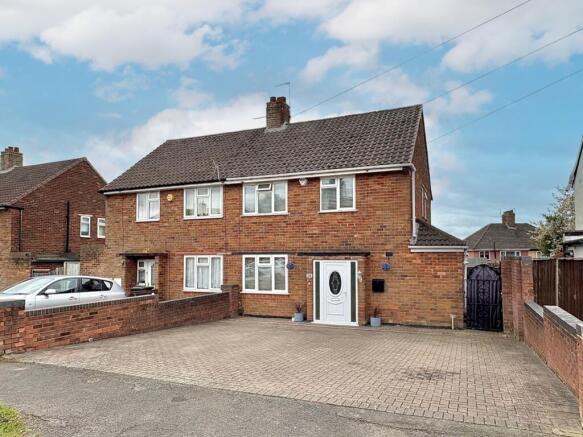 3 bed property, in Patricia Crescent, £250,000