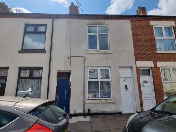1 bed property, in Eastleigh Road, £70,000