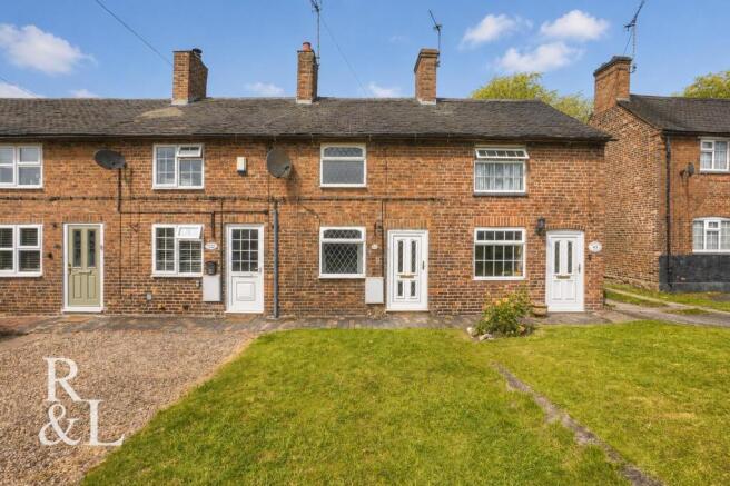 2 bed property, in Ticknall Road, £140,000