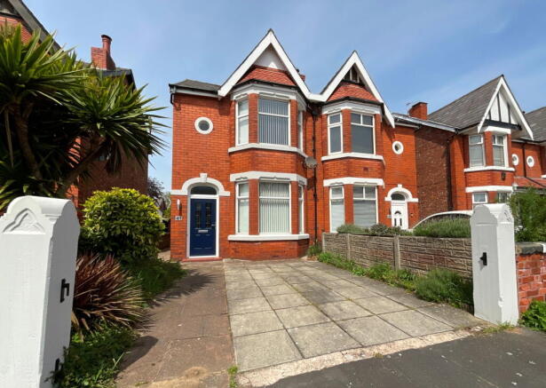 3 bed property, in Gosforth Road, £270,000