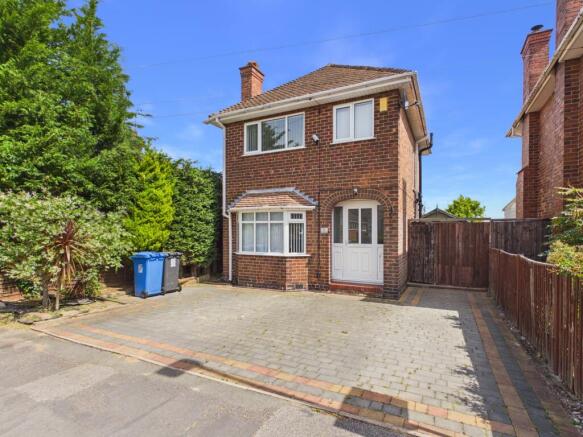 3 bed property, in Hillcreste Drive, £165,000