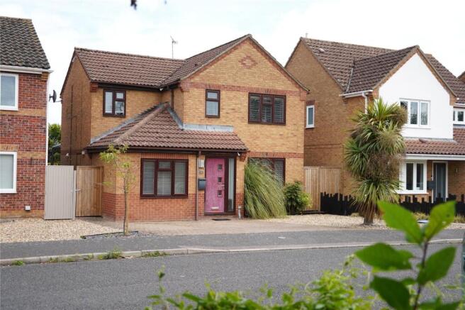 4 bed property, in Charles Melrose Close, £370,000