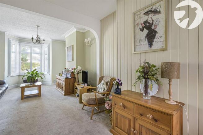 2 bed property, in Claremont Road, £385,000