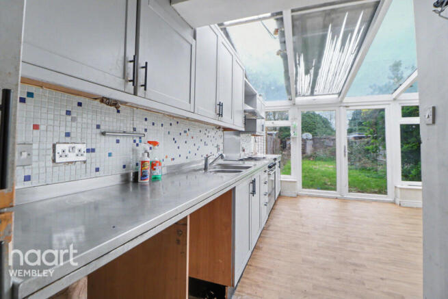 3 bed property, in Wembley Triangle, £600,000