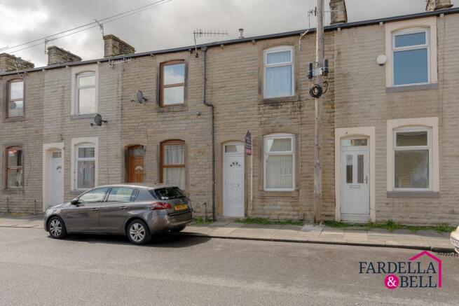 2 bed property, in Branch Road, £58,000